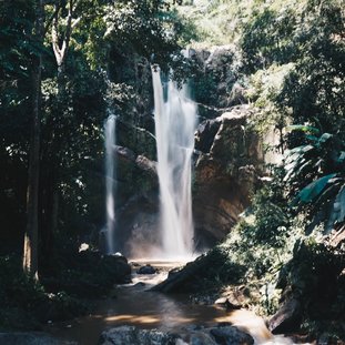 paimorkfawaterfallthailand.jpg