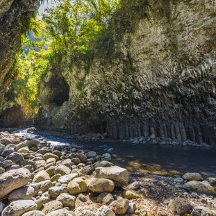 canyoning-shutterstock_716468224large.jpg