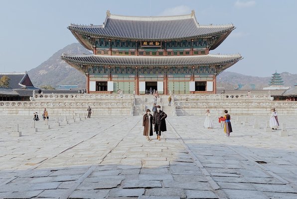 gyeongbokgungpalacesajik-rosejongnojongno-guseoulsouthkorea.jpg