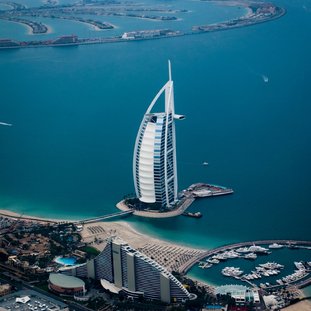 DubaiBurjelArabchristoph-schulz-7tb-b37yHx4-unsplash_L.jpg