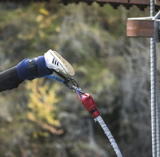 Bungy_Queenstown_KawarauBridgeBungy-MilesHolden3.jpg