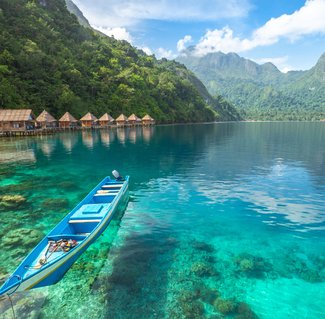 molukkenOrabeach-shutterstock_2185443861.jpg