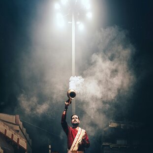 Varanasi_atharva-tulsi-LqHoXnxwDZs-unsplash.jpg